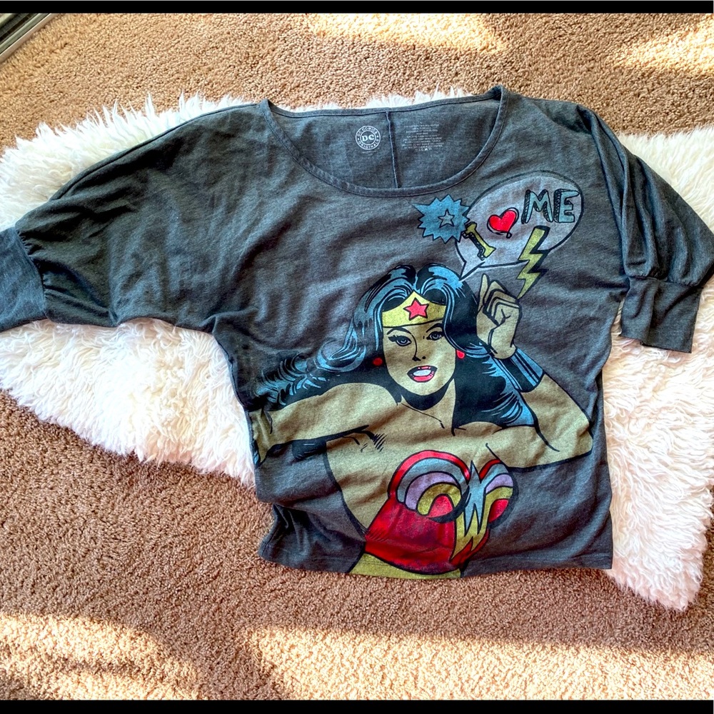 DC Comics Wonder Women off shoulder top